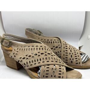 Baretraps Ilene Perforated Block Heel Sandals Shoes in Taupe Women's Size 8.5M